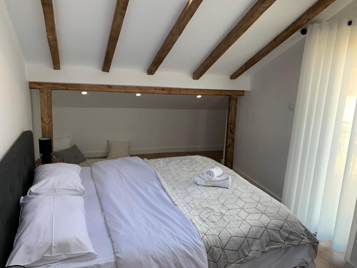 Noah'S Attic - Apartment Hotel In Корча Екстер'єр фото