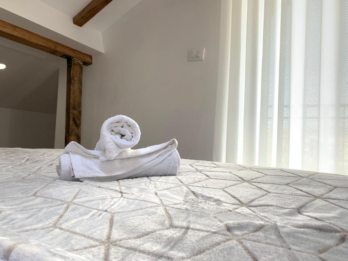 Noah'S Attic - Apartment Hotel In Корча Екстер'єр фото