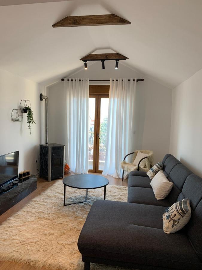 Noah'S Attic - Apartment Hotel In Корча Екстер'єр фото